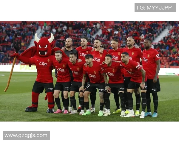 西班牙足球明星的崛起与辉煌历程:从巴萨到皇马的传奇球员们 西班牙足球明星的崛起与辉煌历程:从巴萨到皇马的传奇球员们